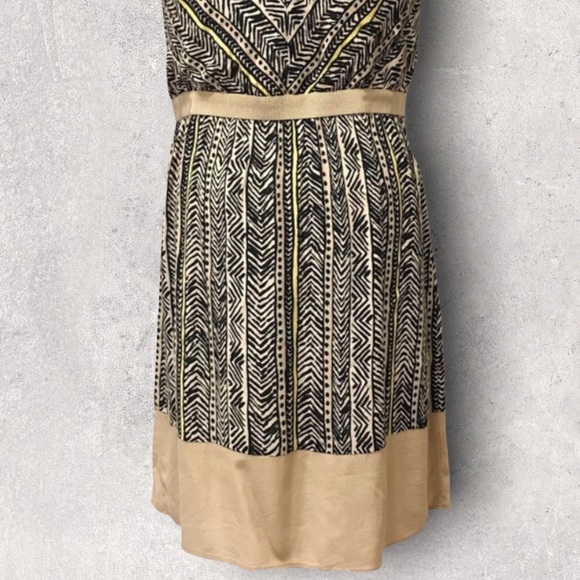 Ann Taylor LOFT Beige Black Sleeveless Tribal Sheath Dress Size 0P Pre-Loved - Picture 6 of 7